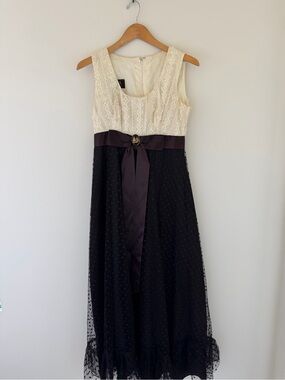 Vintage 50’s Saba Ivory Lace Bodice Dress with Black Skirt and Satin Waist Tie